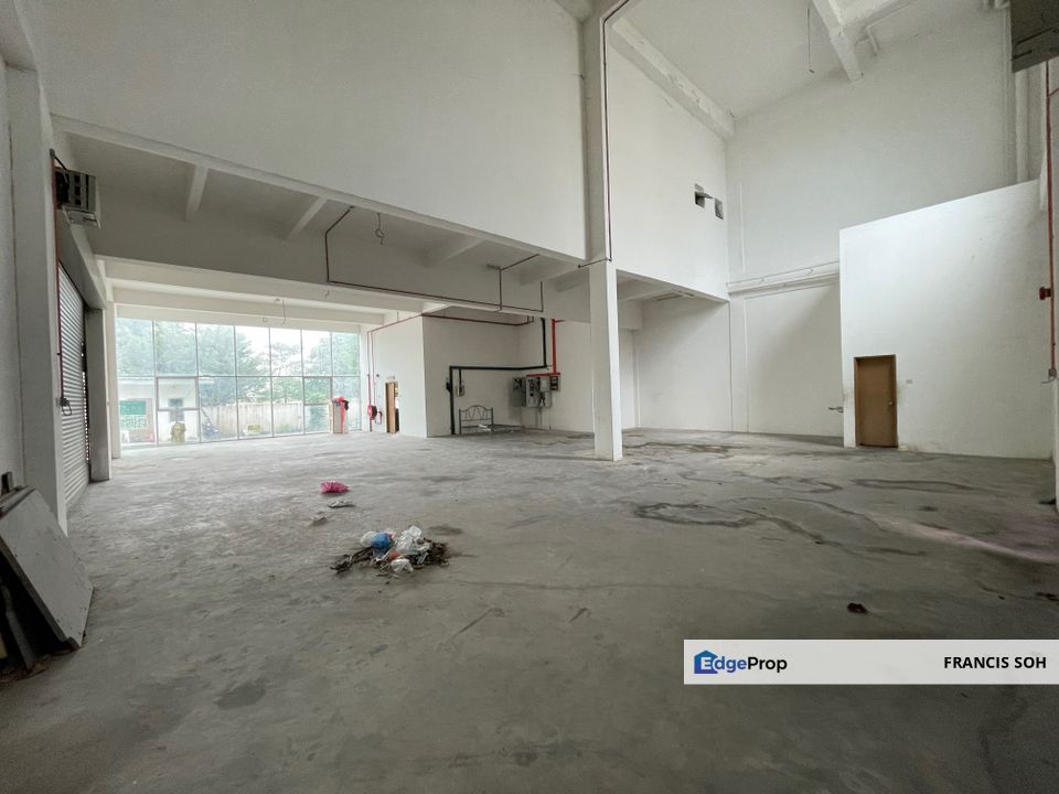 Conner unit with largest land 11,185sf, built up 8,816sf for sale in USJ 19 Subang Jaya, Selangor, Subang Jaya