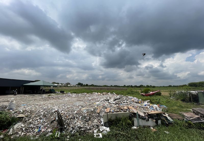 Jalan Sopan, Johan Setia