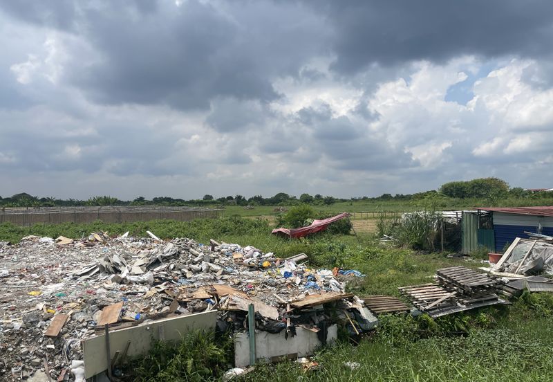 Jalan Sopan, Johan Setia