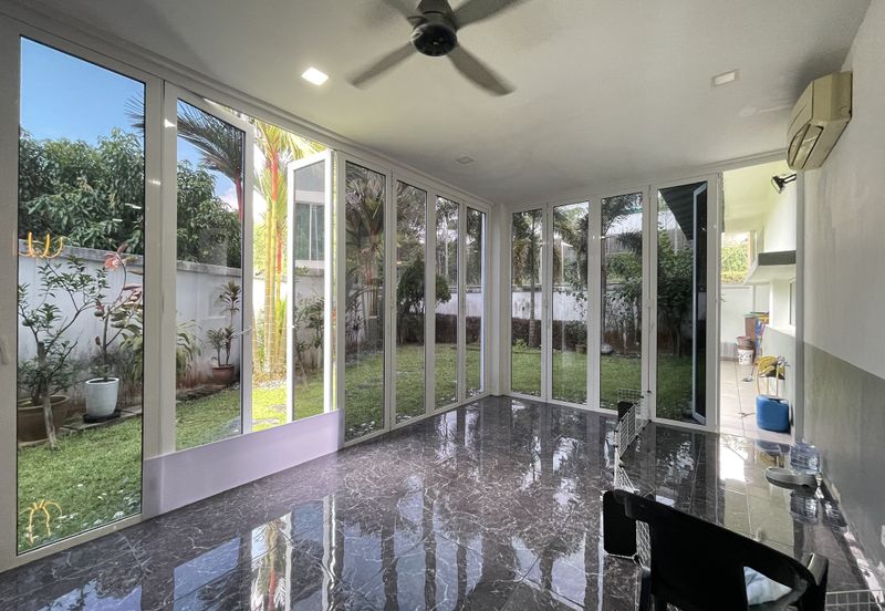 Palmiera @ Kinrara Residence, End lot with large land and kitchen extended