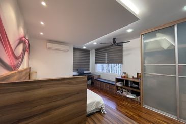 Palmiera @ Kinrara Residence, Limited corner unit with large land size and renovated