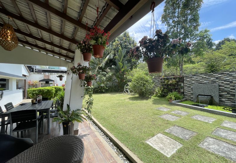 Palmiera @ Kinrara Residence, Limited corner unit with large land size and renovated