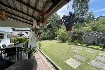 Palmiera @ Kinrara Residence, Limited corner unit with large land size and renovated