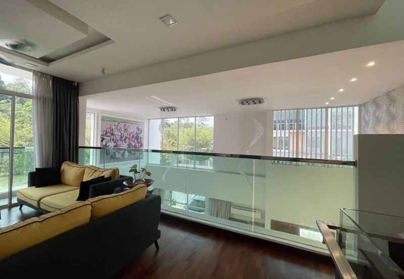 Palmiera @ Kinrara Residence, Limited corner unit with large land size and renovated