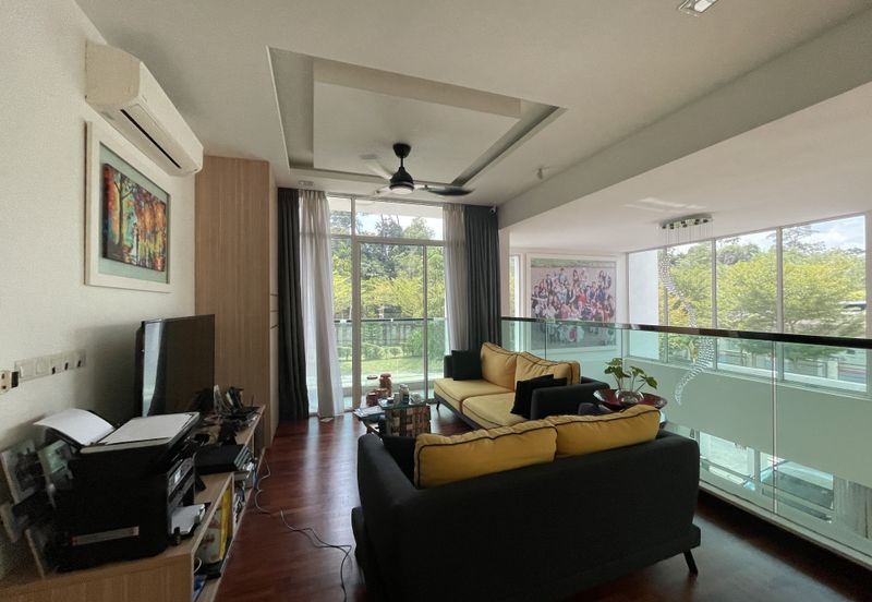 Palmiera @ Kinrara Residence, Limited corner unit with large land size and renovated