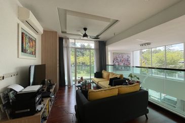 Palmiera @ Kinrara Residence, Limited corner unit with large land size and renovated