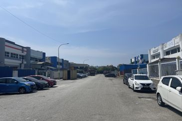 1.5 Storey Semi D Factory, Shah Alam Seksyen 33, Section 33