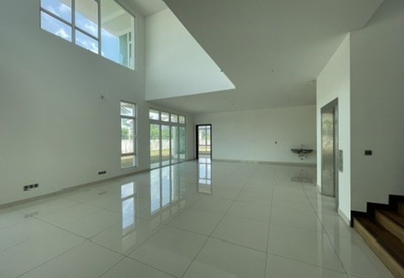 Corner unit with the largest land size in Ambrosia @ Kinrara Residence