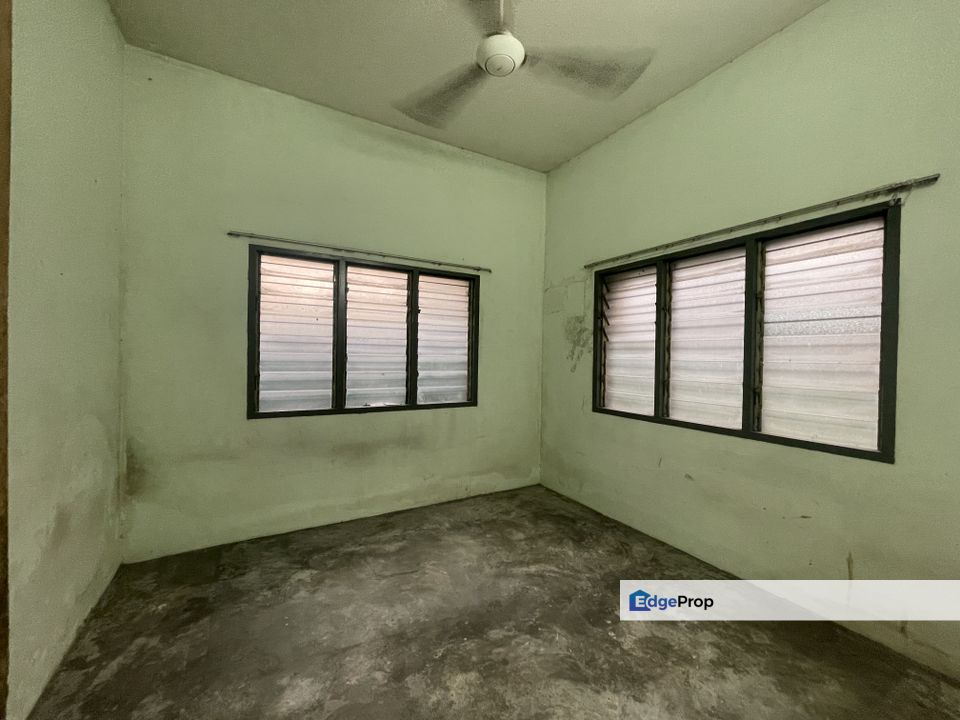 Opposite wet market, Selangor, Petaling Jaya