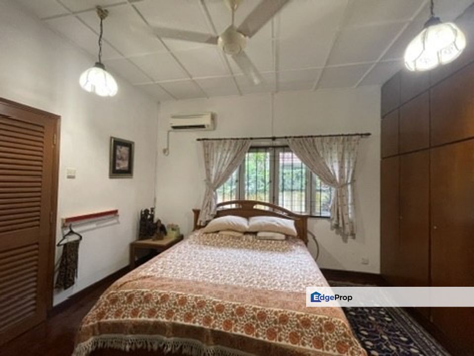 Single storey bungalow with large land, Selangor, Petaling Jaya