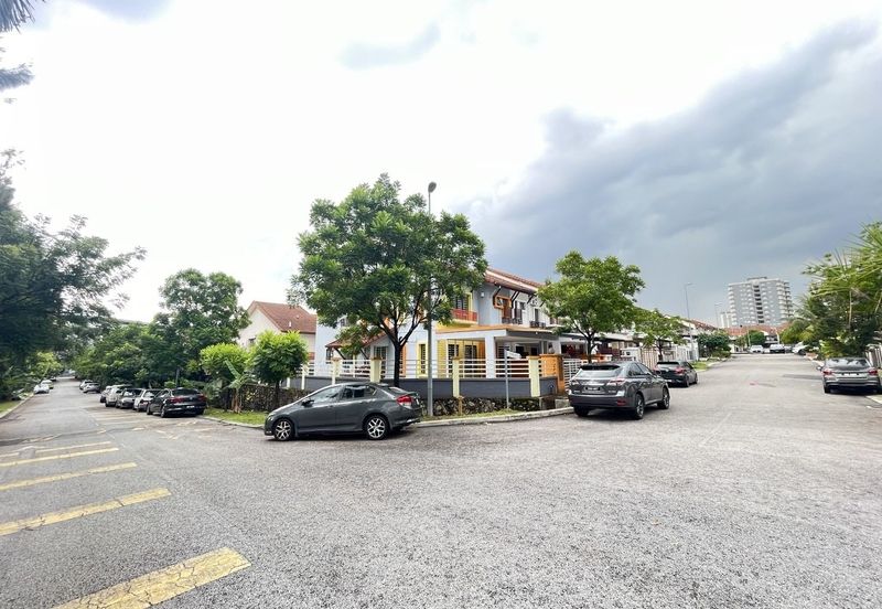 Corner unit with bigger land