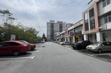 Facing Main Road With Good Return, Presint 11, Putrajaya