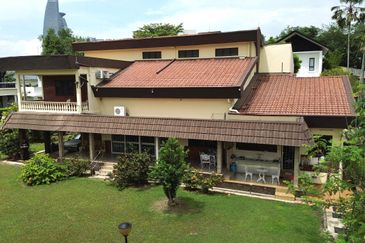 Bukit Pantai (Pantai Hill)