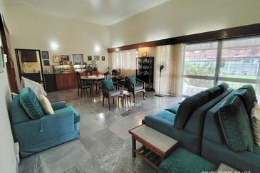 Bukit Pantai (Pantai Hill)