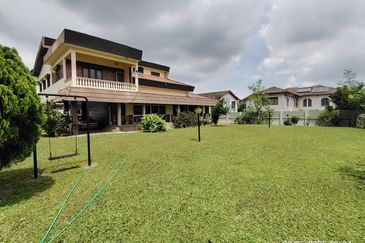 Bukit Pantai (Pantai Hill)