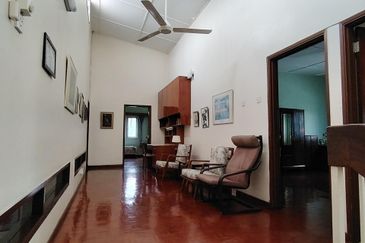 Bukit Pantai (Pantai Hill)