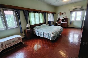 Bukit Pantai (Pantai Hill)