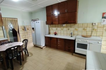 Bukit Pantai (Pantai Hill)