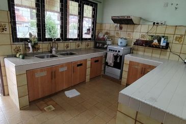 Bukit Pantai (Pantai Hill)