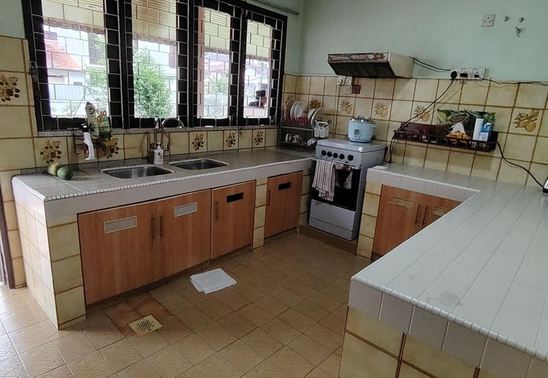 Bukit Pantai (Pantai Hill)