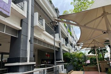 Prime Shop for Sale at Emerald Plaza, Damansara Perdana!