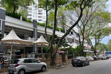 Prime Shop for Sale at Emerald Plaza, Damansara Perdana!