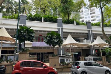 Prime Shop for Sale at Emerald Plaza, Damansara Perdana!