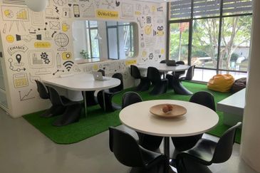 Spacious 2,900 sq. ft. Unit at Perdana Exclusive – 5 Car Parks!