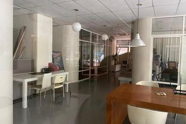 Spacious 2,900 sq. ft. Unit at Perdana Exclusive – 5 Car Parks!