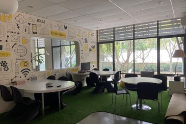 Spacious 2,900 sq. ft. Unit at Perdana Exclusive – 5 Car Parks!