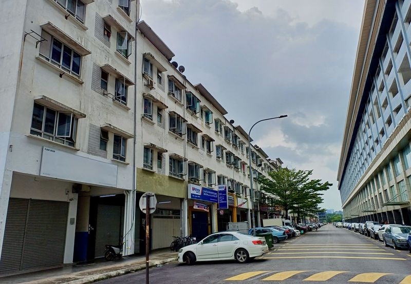 Dataran Otomobil, Seksyen 15