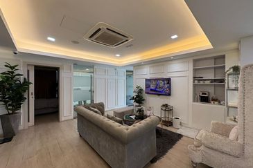 🏙️ Commercial Bungalow @ Jalan Maarof, Bangsar – For Rent!