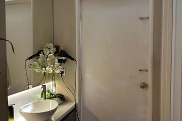 🏙️ Commercial Bungalow @ Jalan Maarof, Bangsar – For Rent!