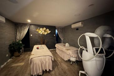 🏙️ Commercial Bungalow @ Jalan Maarof, Bangsar – For Rent!