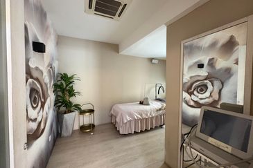 🏙️ Commercial Bungalow @ Jalan Maarof, Bangsar – For Rent!