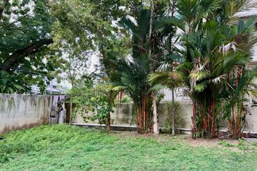 3-Storey Bungalow with Home Lift For Sale