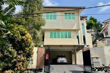 3-Storey Bungalow with Home Lift For Sale