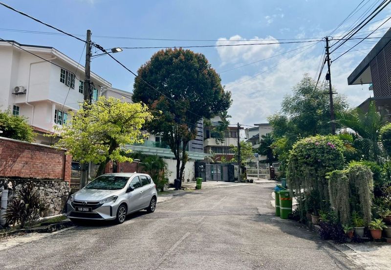 3-Storey Bungalow with Home Lift For Sale