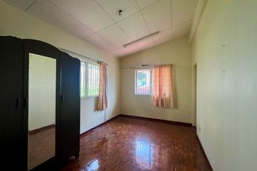 3-Storey Bungalow with Home Lift For Sale