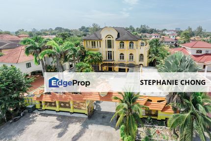 ✨ 3-Storey Luxury Bungalow with Home Lift ✨, Selangor, Country Heights