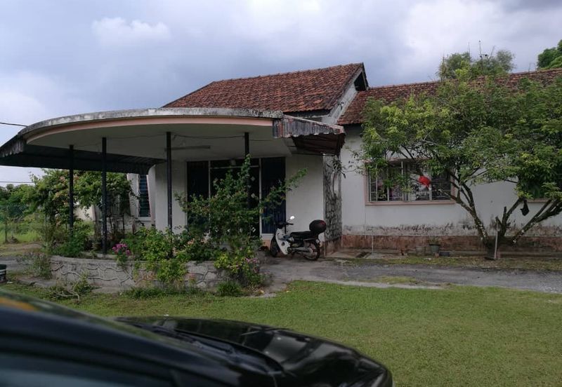 FOR SALE - SINGLE STY BUNGALOW IN TAIPING, PERAK