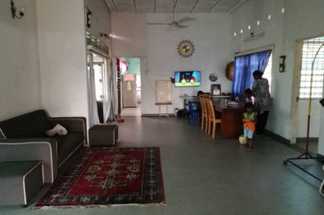 FOR SALE - SINGLE STY BUNGALOW IN TAIPING, PERAK