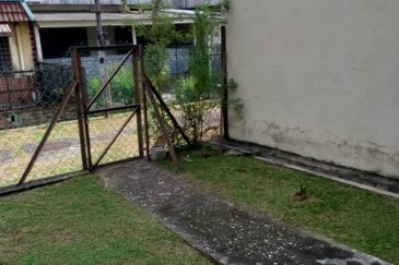 FOR SALE - SS14 SINGLE STY HOUSE ENDLOT