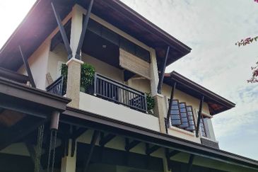 FOR SALE - BUNGALOW IN SERI PETALING, KUALA LUMPUR