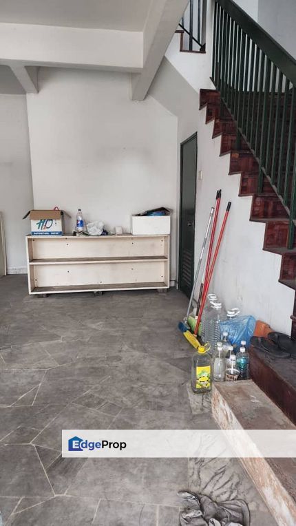 FOR SALE - DOUBLE STY HOUSE IN USJ13, Selangor, USJ