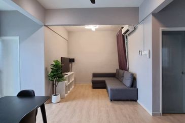 FOR SALE - SURIA APARTMENT, KOTA DAMANSARA