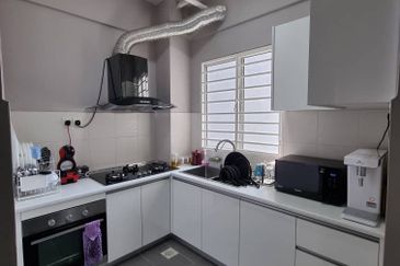 FOR SALE - SURIA APARTMENT, KOTA DAMANSARA