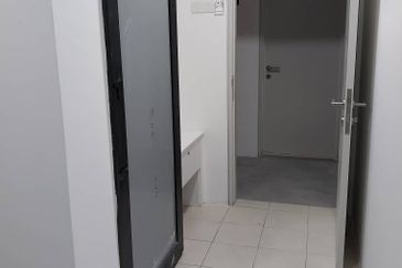 FOR SALE - STUDENT UNIT, UNISUITES KAMPAR