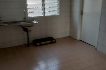 FOR RENT - USJ13  DOUBLE STY TERRACE HSE