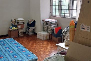 FOR SALE - 2 STY HOUSE SRI DAMANSARA SD10, KL